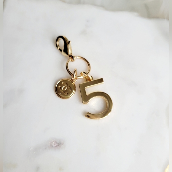CHANEL Jewelry - CHANEL Beauty Golden Authentic Limited Edition Holiday No. 5 Charm 2023
